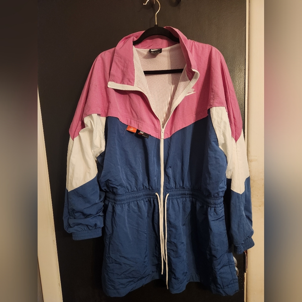 Used Nike Oversized Large Womens Windbreaker